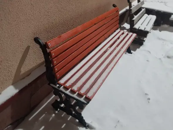 Скамейка чугунная «Ампир» без подлокотников 3,0 м (3 опоры)