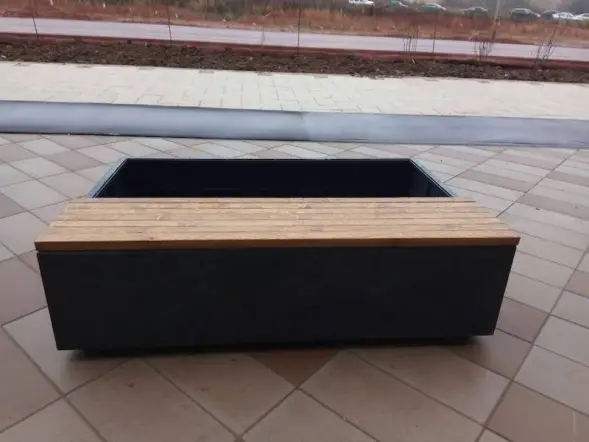 Цветочница с лавочкой «Испанский квартал»