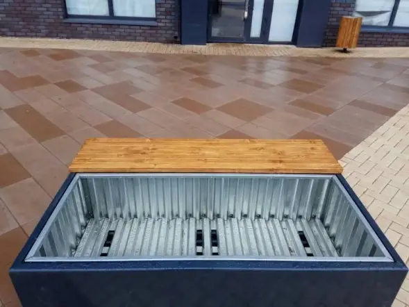 Цветочница с лавочкой «Испанский квартал»