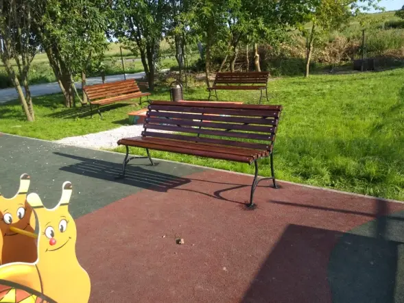 Скамейка стальная «Элегант» без подлокотников 3,0 м (3 опоры)