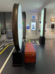 Скамейка стальная «Флеш» без спинки 1,8 м