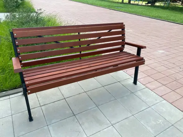 Скамейка стальная «Модерн» 3,0 м (3 опоры)