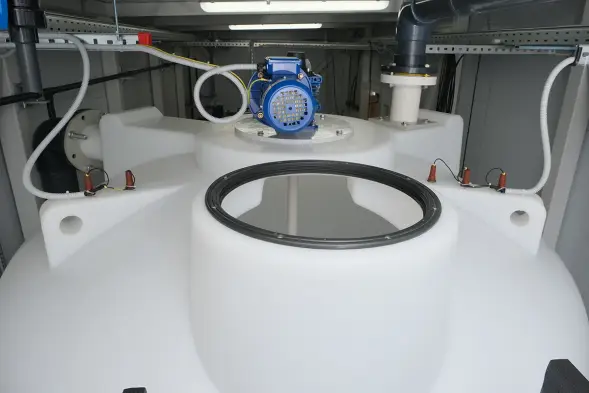 Емкость ЦКТ 3000 л с патрубком 110мм белая