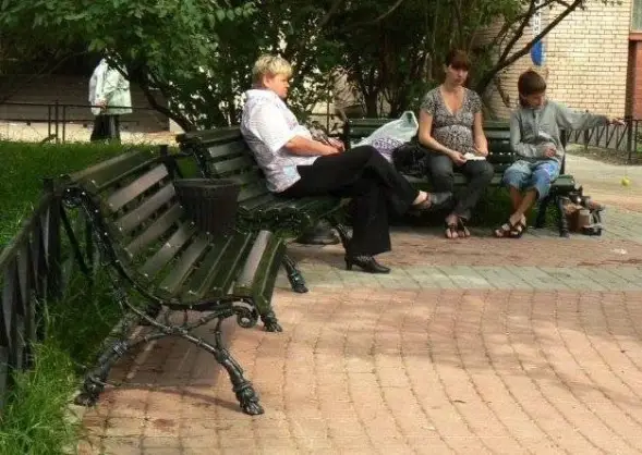 Скамейка чугунная «Новая Европа» 3,0 м (3 опоры)