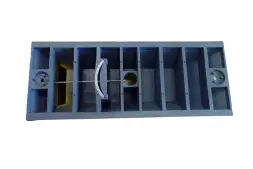 Делиниатор дорожный резиновый ДДР-610 (сепаратор) со столбиком сигнальным и светофильтром (красные полосы)